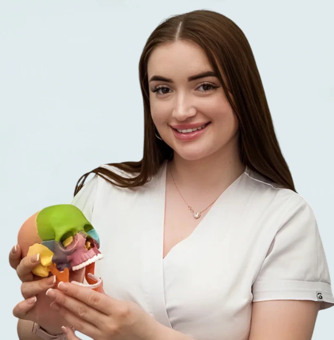 На фото Бичек Тетяна Анатоліївна лікар стоматолог клініки Багіта