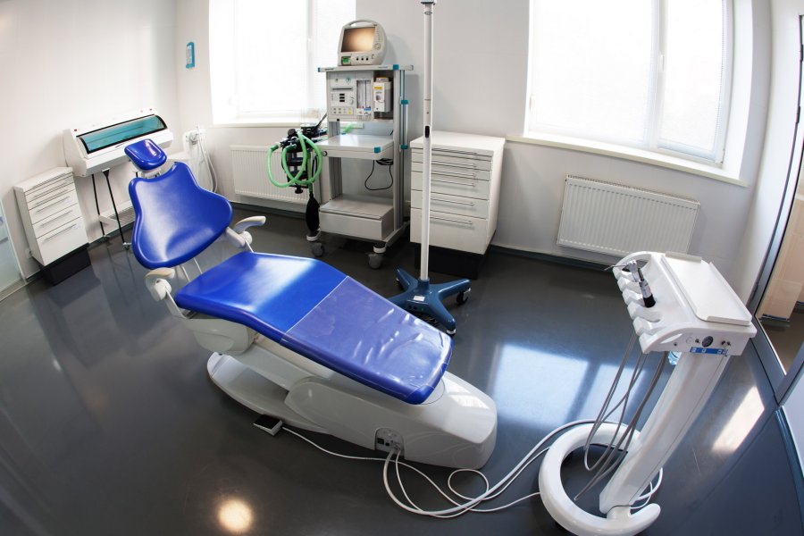 фото кабінету хірурга стоматолога в стоматологічній клініці Багіта